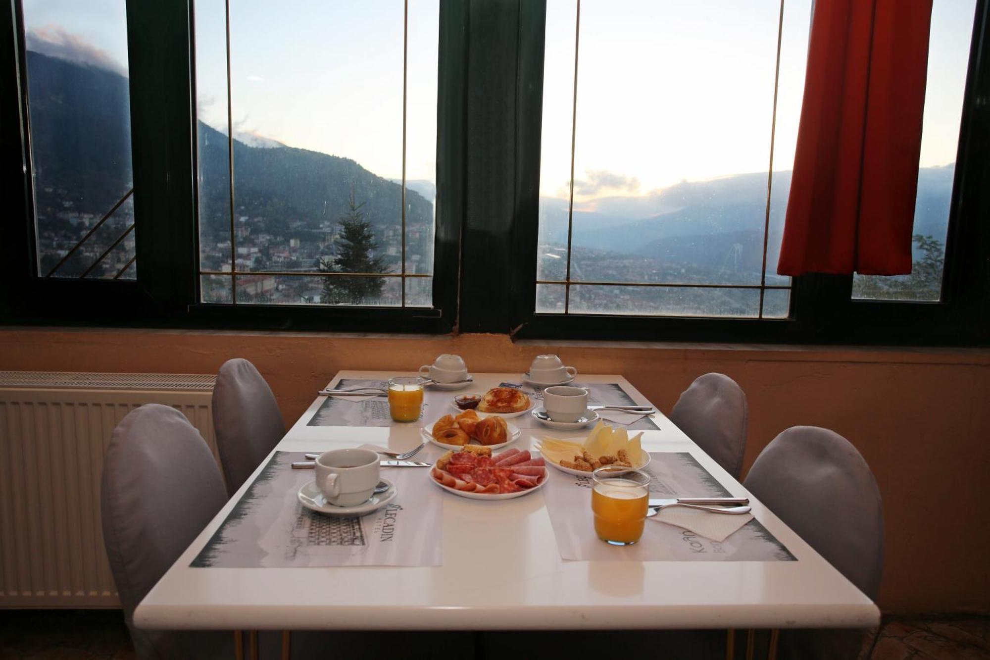 Hotel Lecadin Karpenísion Exteriér fotografie