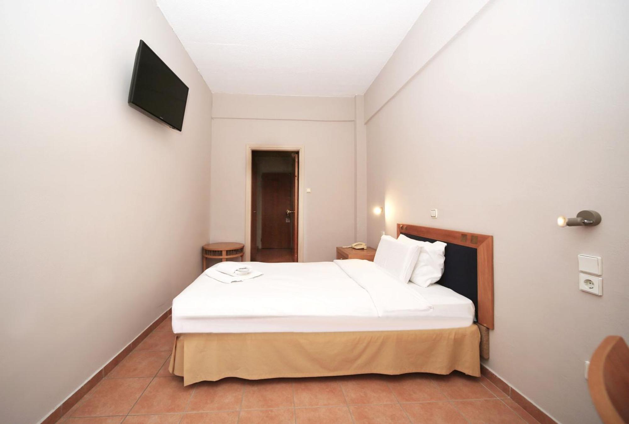 Hotel Lecadin Karpenísion Exteriér fotografie