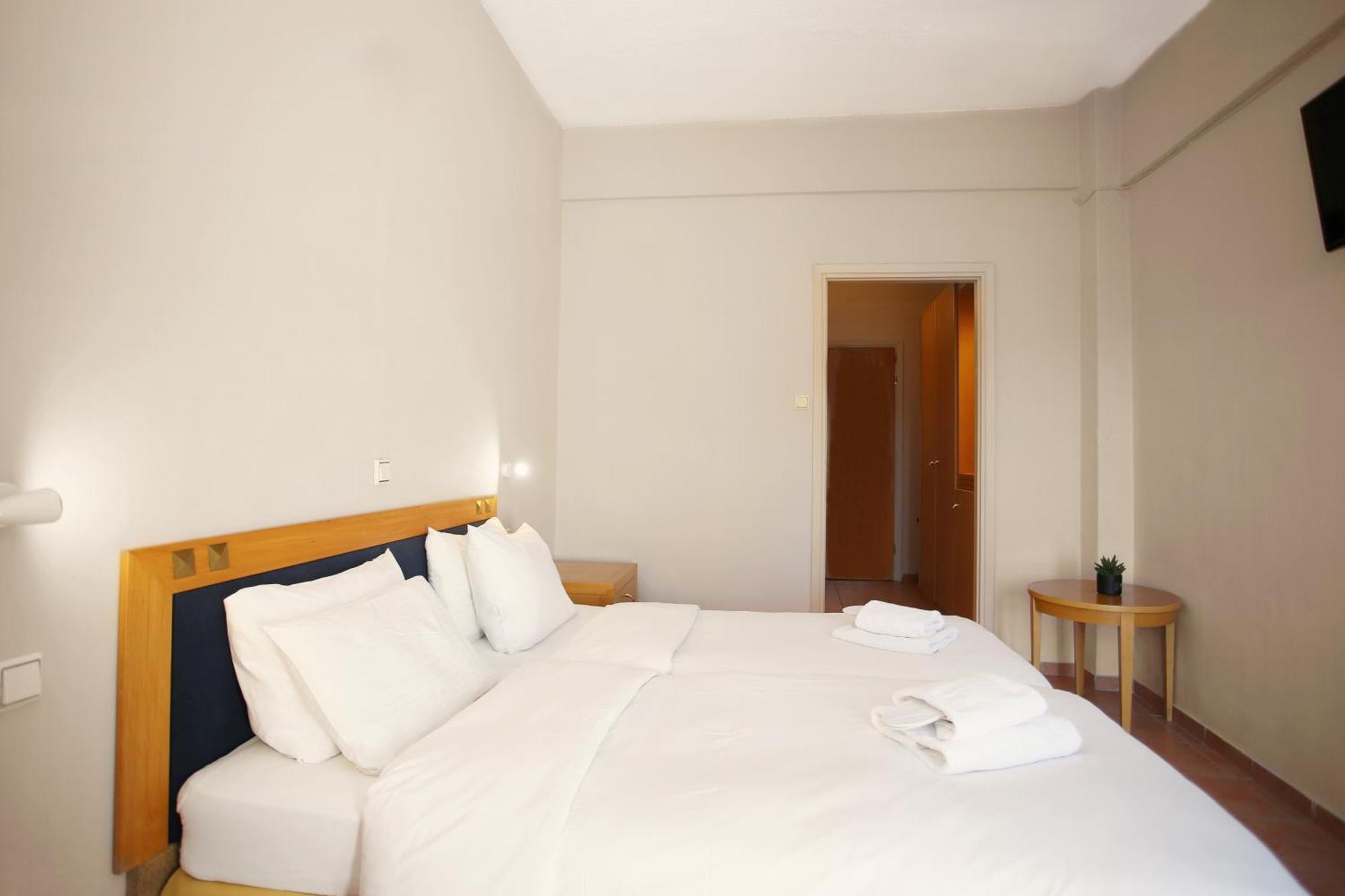 Hotel Lecadin Karpenísion Exteriér fotografie