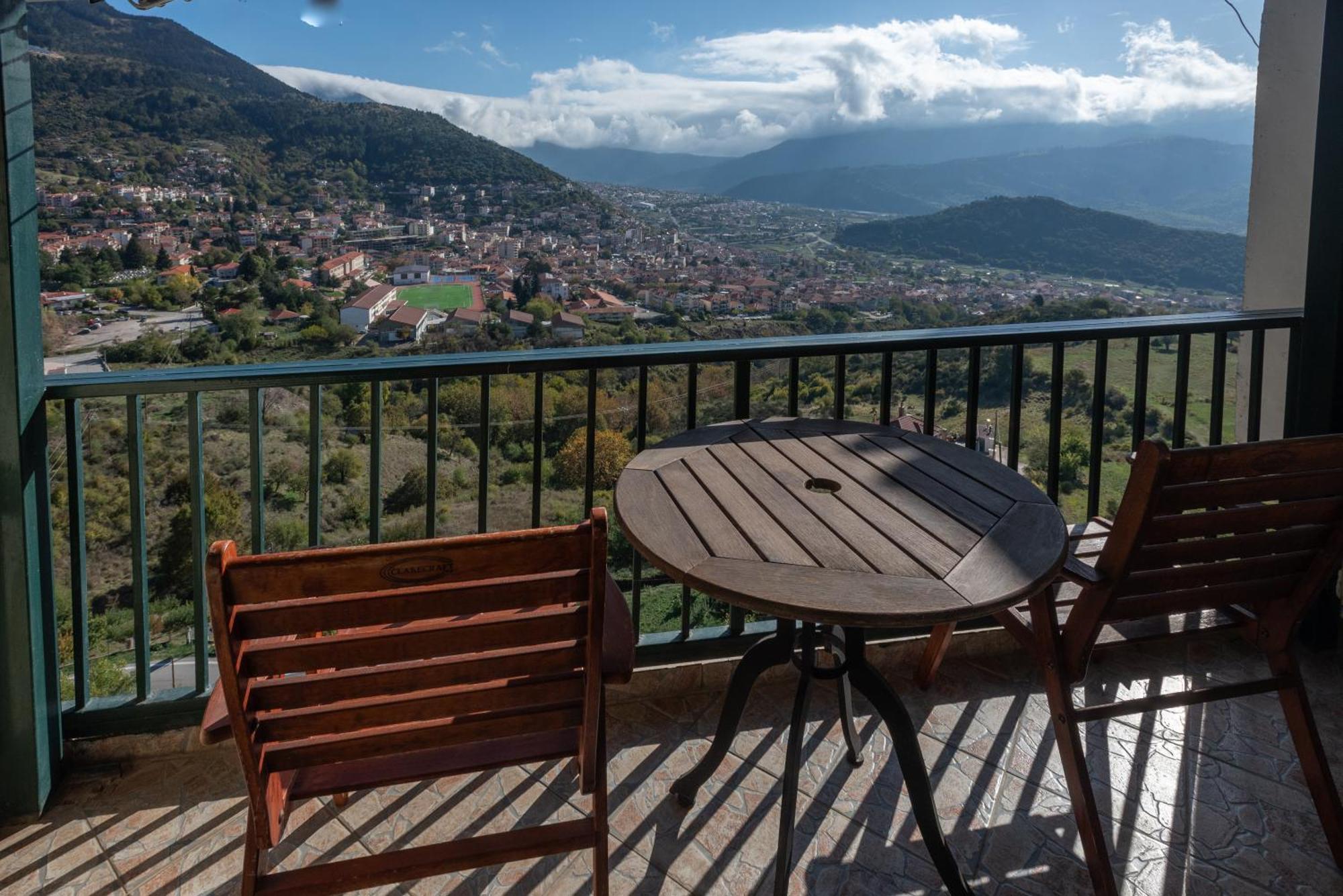 Hotel Lecadin Karpenísion Exteriér fotografie